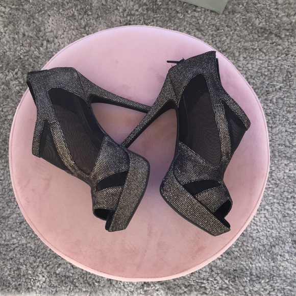 Jessica Simpson silver & black heels - Picture 2 of 3